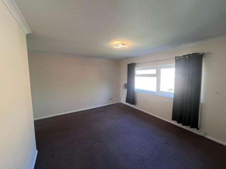 Sandhurst, College Town, GU47 - Photo 3