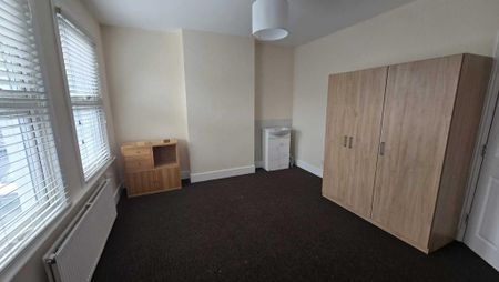 1 bedroom house of multiple occupation to rent - Photo 2