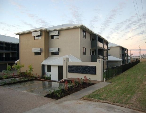 4/321 Angus Smith Drive, Douglas - Photo 1