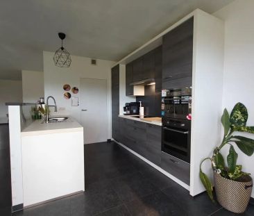 Ruime halfopen bebouwing met 3 slaapkamers, garage en tuin in Lokeren - Photo 5