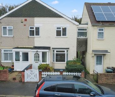 3 bedroom semi-detached house to rent - Photo 6