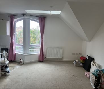 Two Double Bedroomed Second Floor Apartment in Taunton - Photo 2