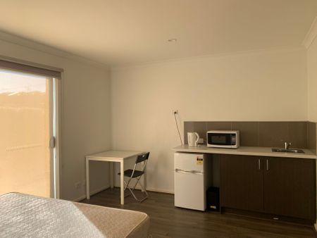 Share Rooming in Springvale - Photo 2