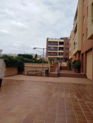 Alquiler de piso en Calle de Don Juan de Aústria, 180 - Foto 1