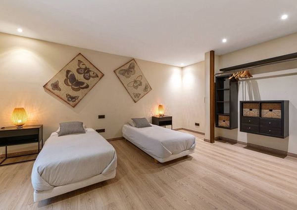 9 bedroom luxury Villa for rent in Benahavís, Andalusia