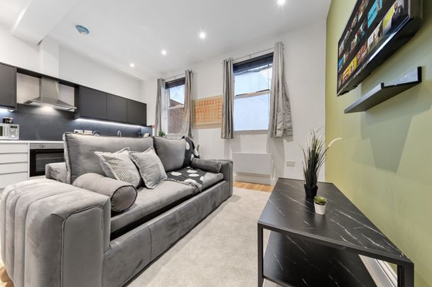 Studio Flat, Deptford High Street, SE8 - Photo 1