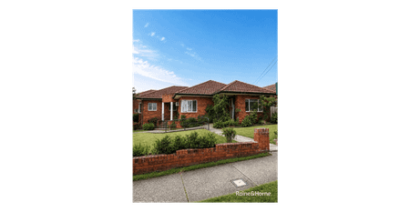 Perfect Spacious Family Home Located In Convenient Location - Photo 5