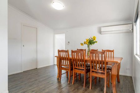 Modern Comfort in a Prime South Toowoomba Location - Photo 2
