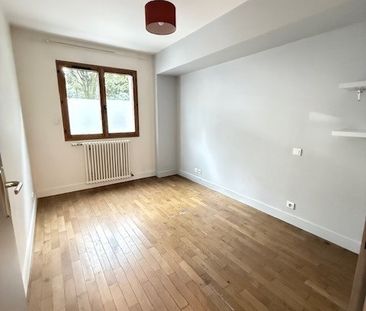 Location Appartement 2 pièces 50m² LA ROCHE SUR YON 85000 - Photo 2