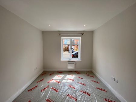 Emerald Avenue, Fleet, Hampshire, GU51 - Photo 4