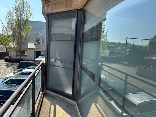 HERZELE - RUIM APPARTEMENT VLAKBIJ STATION - Photo 1