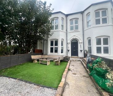 2 Bed Flat, Woodhouse Hill Road, LS10 - Photo 3