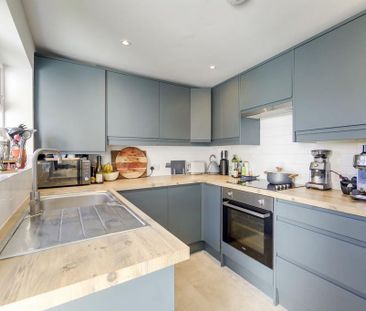 2 bedroom terraced house to rent - Photo 2