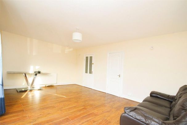 3 bedroom end of terrace house to rent - Photo 1