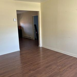 GRAND 4 1/2 ENSOLEILLÉ & LUMINEUX — 2 CHAMBRES — TROIS-RIVIÈRES — 1 100$/MOIS - Photo 2