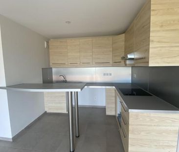 Location Appartement 4 pièces 75m² FREJUS 83600 - Photo 6