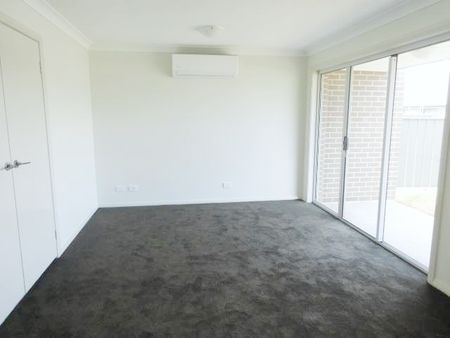 Neat 2-Bedroom Duplex - Water included - Photo 3