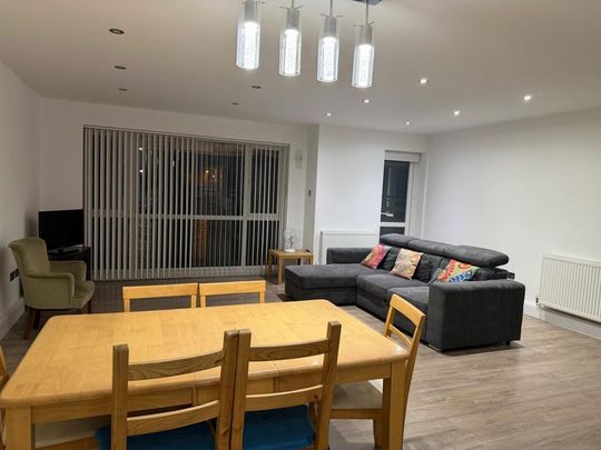 3 bedroom flat to rent - Photo 1