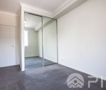 Premium two bedroom apartment, close to all amenities - Photo 3