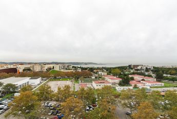 4 Bedroom Apartment with a view, Restelo, Lisboa