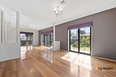 Large Home With Fantastic Big Backyard - Photo 4