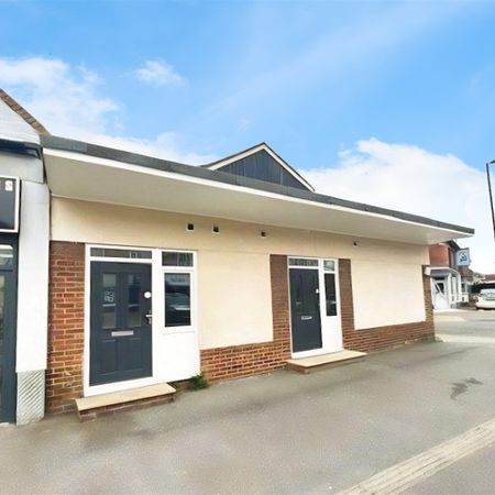 Shirley Road, SO15 - Photo 4