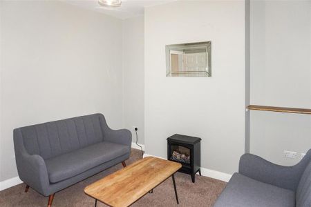 3 bedroom terraced house to rent - Photo 4