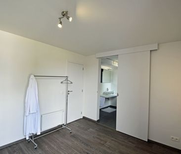 Instapklaar appartement te huur met terras nabij het centrum van Eeklo! - Photo 2