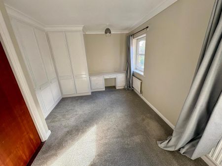 3 bedroom end of terrace house to rent - Photo 4