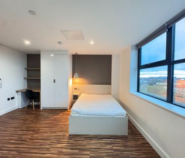 Studio Flat, Old Trafford, M16 - Photo 1