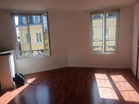Location Appartement 1 pièce 28m² - Photo 2