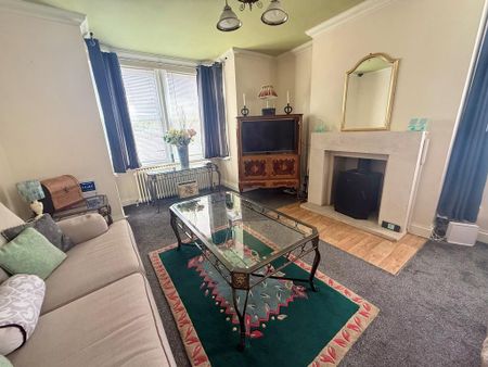 4 bedroom semi-detached house to rent - Photo 3