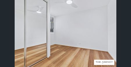 Fully Renovated 2 bedroom Unit Across From Kirra Beach - Photo 3