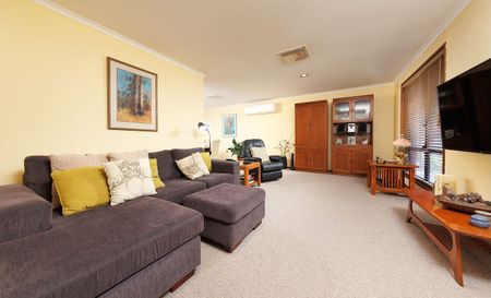 18 Nordsvan Drive, Wodonga - Photo 2