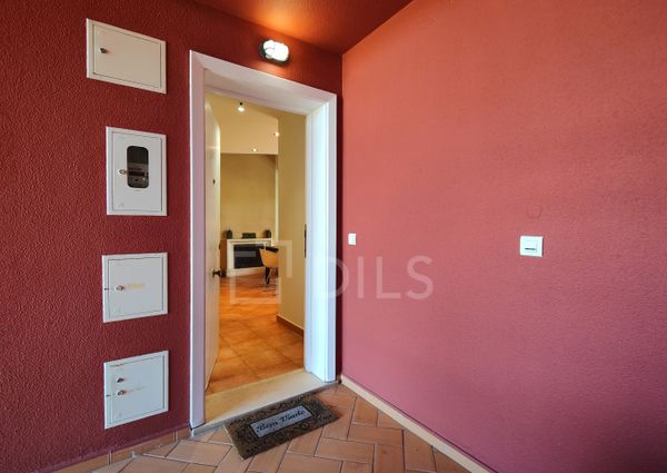 Apartamento T1+1 mobilado e com varandas, no condomínio da Herdade da Aroeira