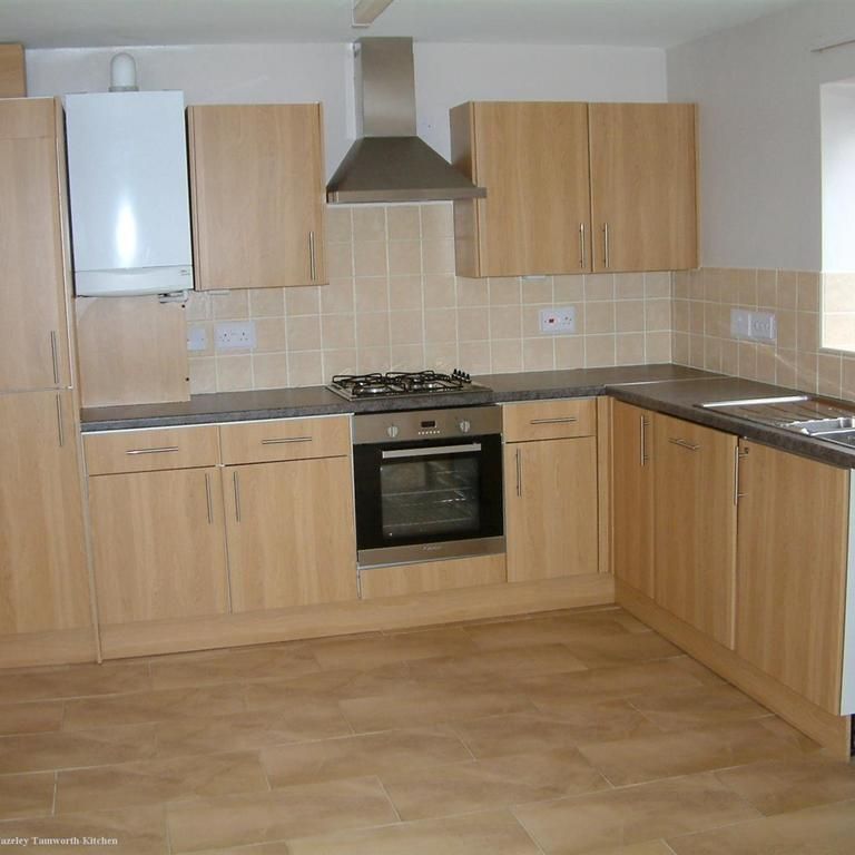 3 bedroom semi-detached house to rent - Photo 1