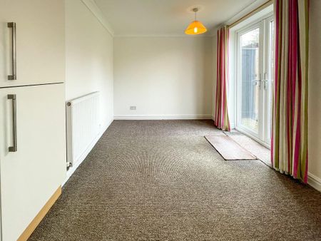 3 bedroom terraced house to rent - Photo 2