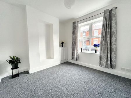 3 bedroom terraced house to rent - Photo 4