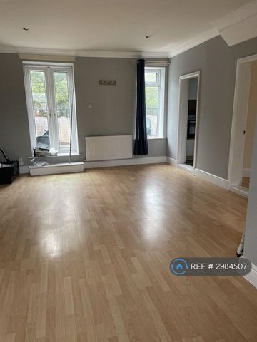 3 bedroom maisonette to rent - Photo 3