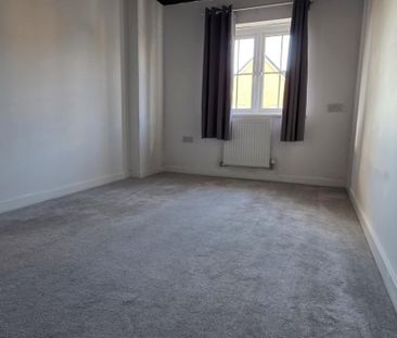 3 bedroom House To Let - Photo 2