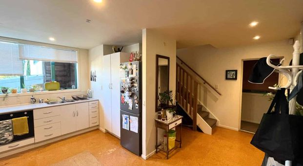 Modern 2-Bedroom Split-Level Retreat in MAGS &... - Photo 1