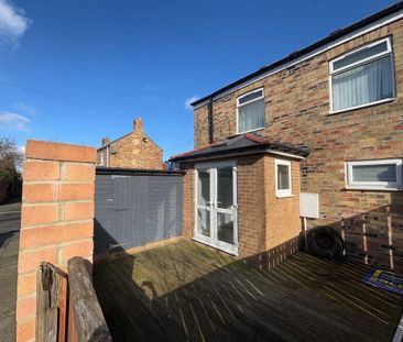 2 bed terraced house to rent in NE63 - Photo 2