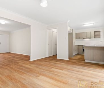 Spacious Villa with Courtyard - Photo 2