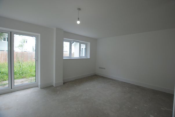 Safety Bay Close, Kent, London - Photo 1