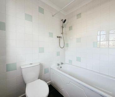 3 bedroom end of terrace house to rent - Photo 5