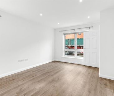 3 bedroom semi-detached house to rent - Photo 6
