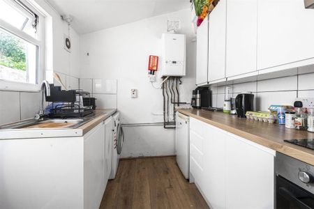 5 bedroom terraced house to rent - Photo 2