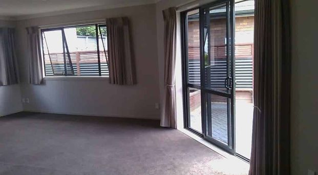 Three Bedroom Town House - Photo 1