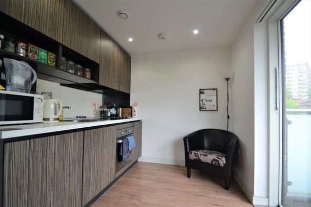 Studio to rent - Photo 1