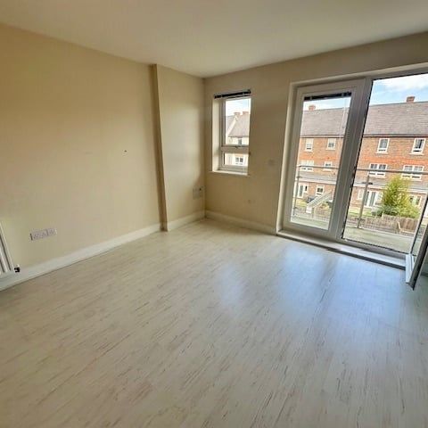 Grebe Way, Maidenhead - Photo 1